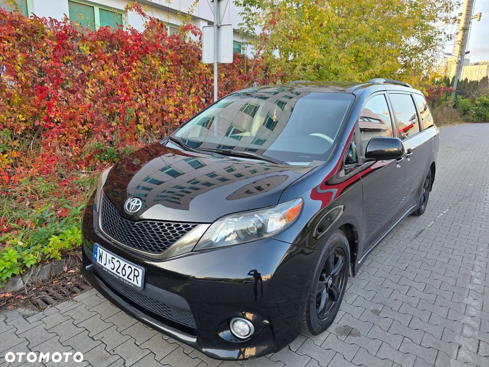 Toyota Sienna - 2