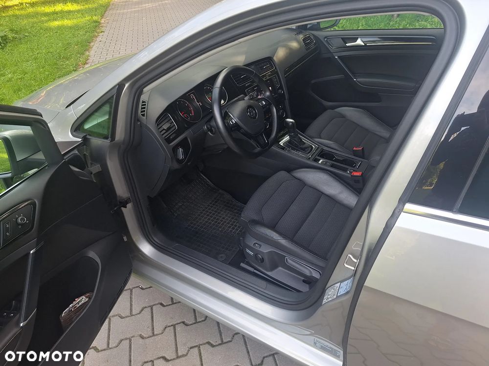 Volkswagen Golf - 12
