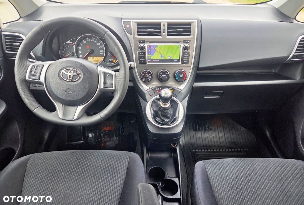 Toyota Verso S 1.33 Premium - 33