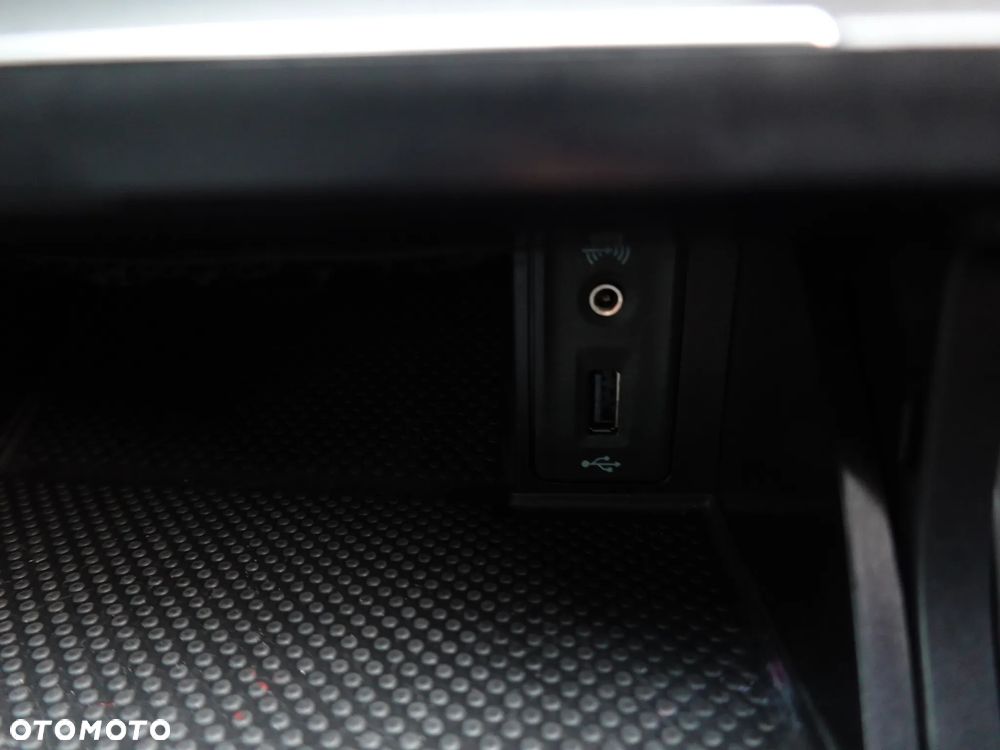 Volkswagen Golf 1.4 TSI BlueMotion Technology Lounge - 27