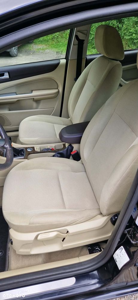 Ford Focus 2.0 Ghia - 3