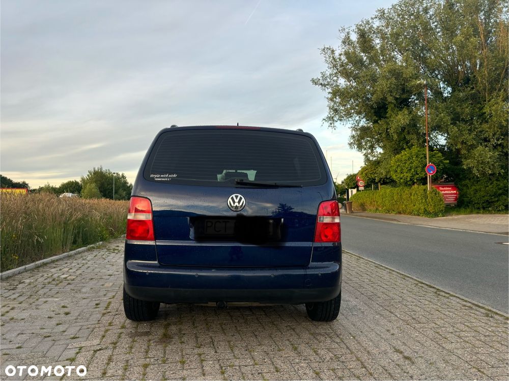 Volkswagen Touran 1.9 TDI Highline DSG - 2