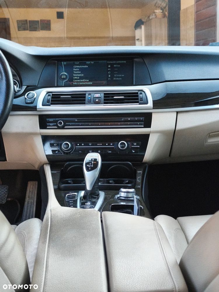 BMW Seria 5 525d xDrive Sport-Aut Luxury Line - 17