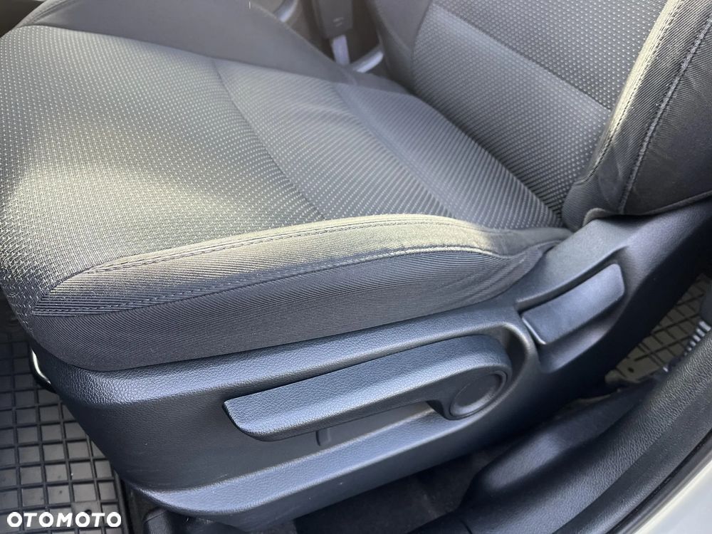 Kia Carens 1.6 GDI Business Line EU6 - 12