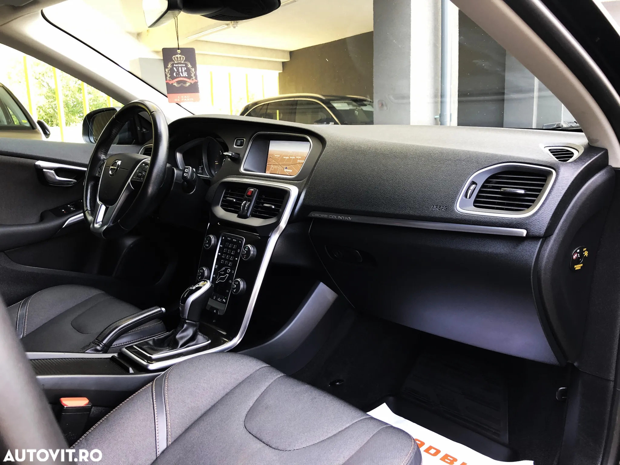 Volvo V40 Cross Country D2 Geartronic Summum - 12