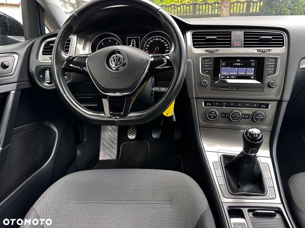 Volkswagen Golf 1.6 TDI BlueMotion Technology Comfortline - 34