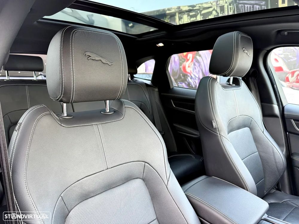 Jaguar F-Pace P250 AWD R-Dynamic S - 39