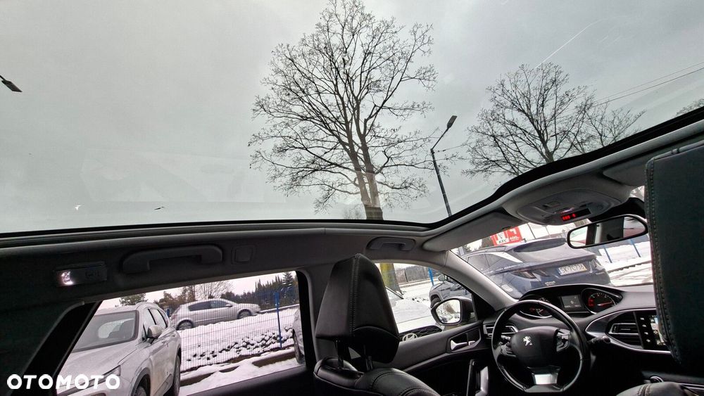 Peugeot 308 - 8