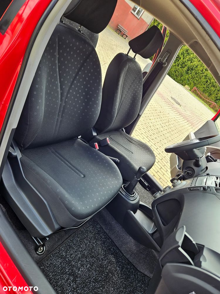 Toyota Yaris 1.0 Terra - 28