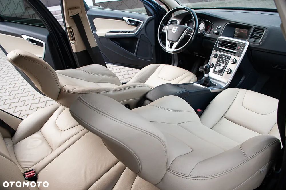 Volvo V60 D3 Business Edition - 6