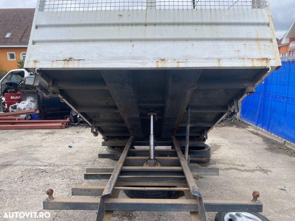 Bena Basculabila Iveco pe 3 parti, cu cilindru hidraulic - 8