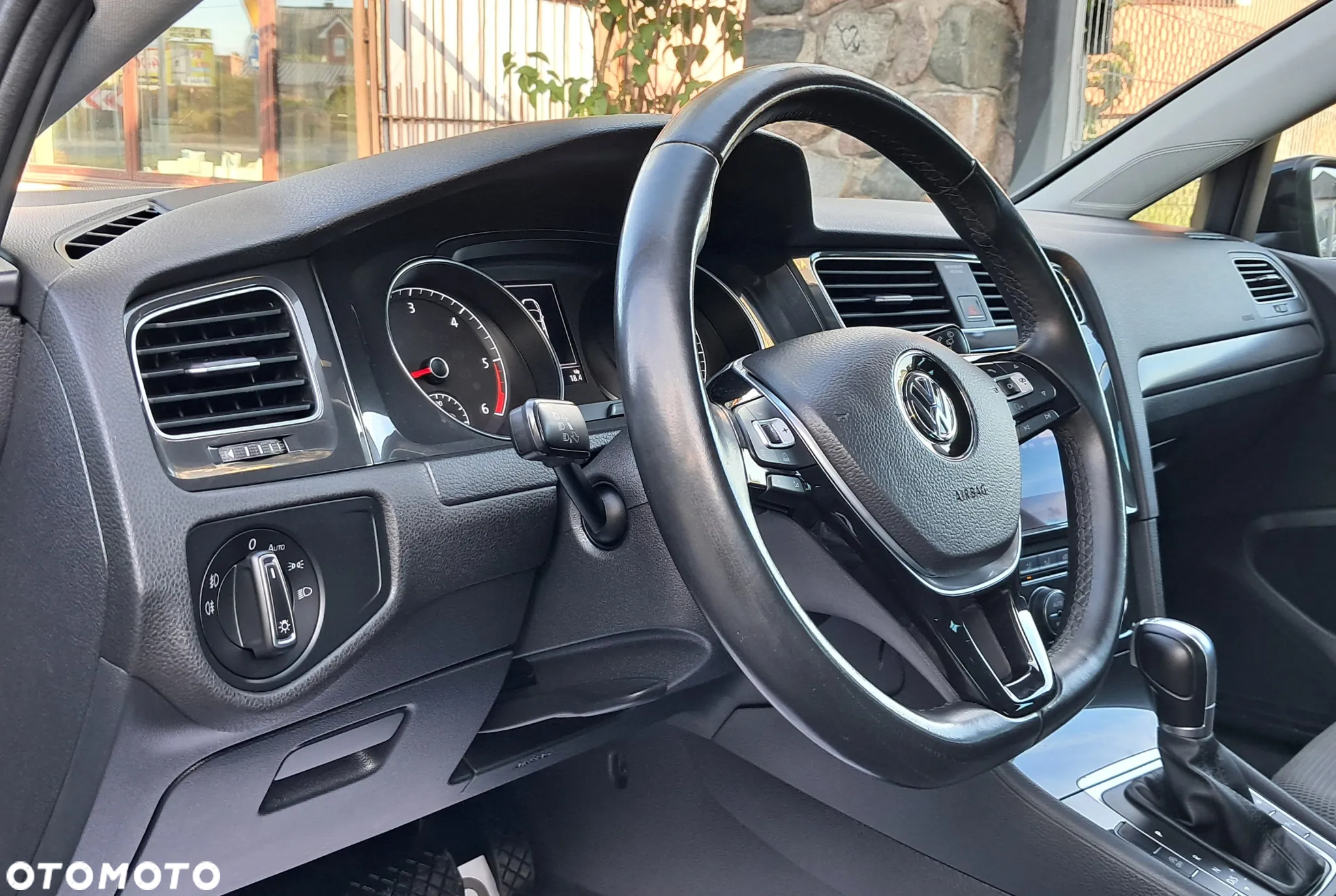 Volkswagen Golf 1.6 TDI SCR DSG Comfortline - 31