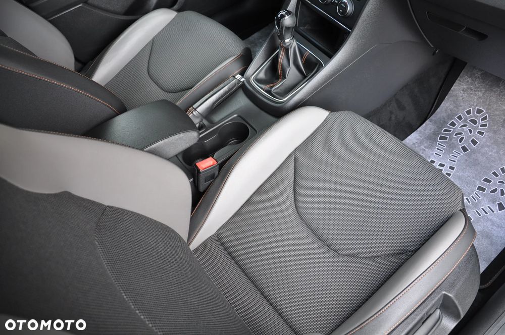 Seat Leon Sportstourer 1.6 TDI Start&Stop X-Perience - 19