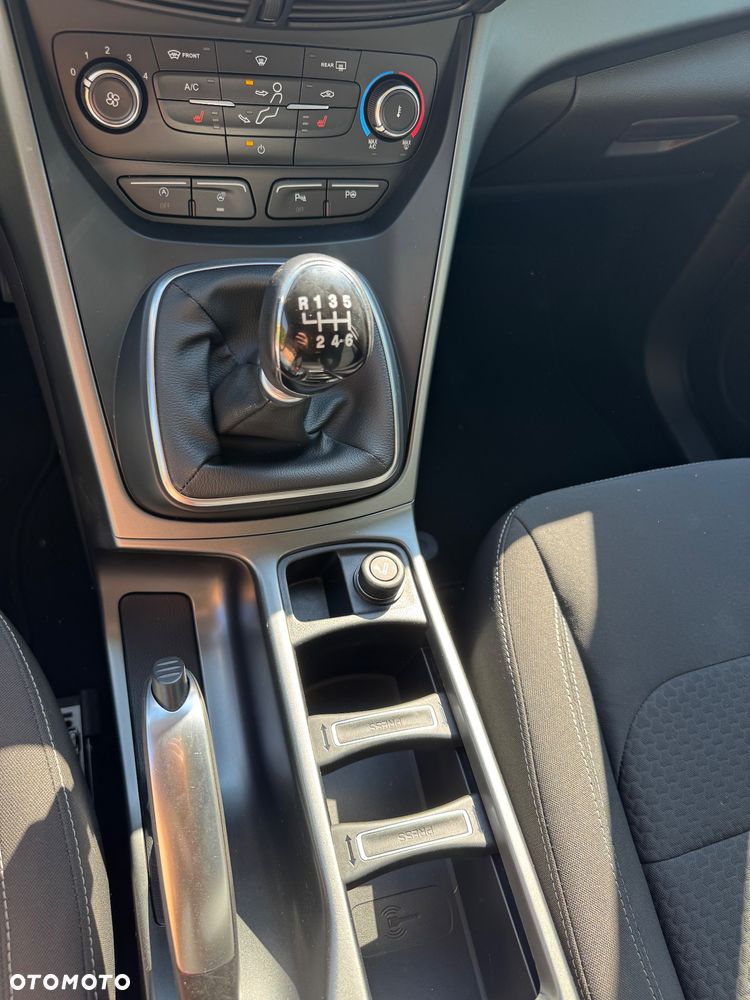Ford Kuga 1.5 EcoBoost 2x4 Trend - 16