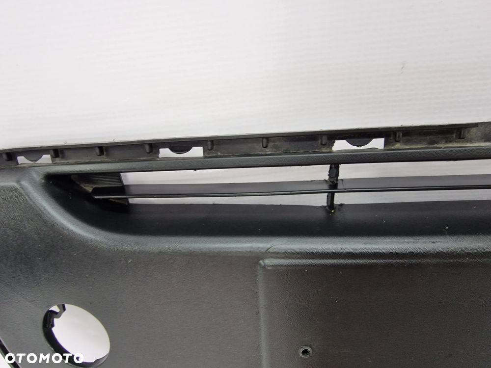 KIA PICANTO II 11- KRATKA ŚRODKOWA ZDERZAKA PRZEDNIEGO PRZÓD , NR 86569-1Y000 , NR AUKCJI KR186 - 5