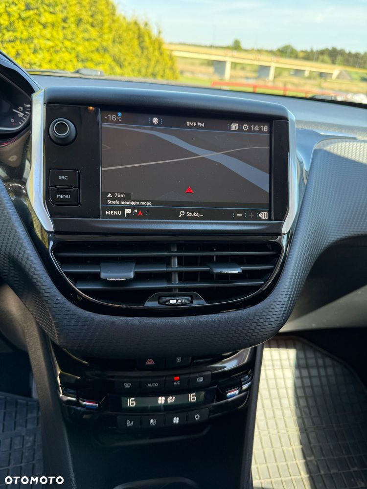 Peugeot 208 PureTech 82 Allure - 5