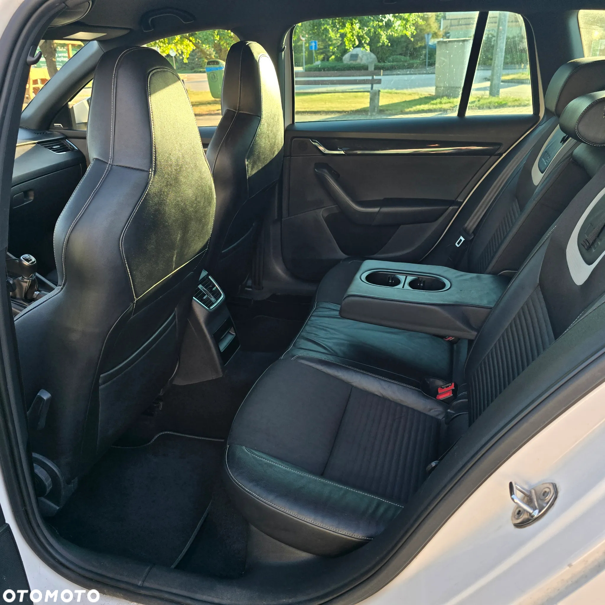 Skoda Octavia Combi 2.0 TDI RS - 17