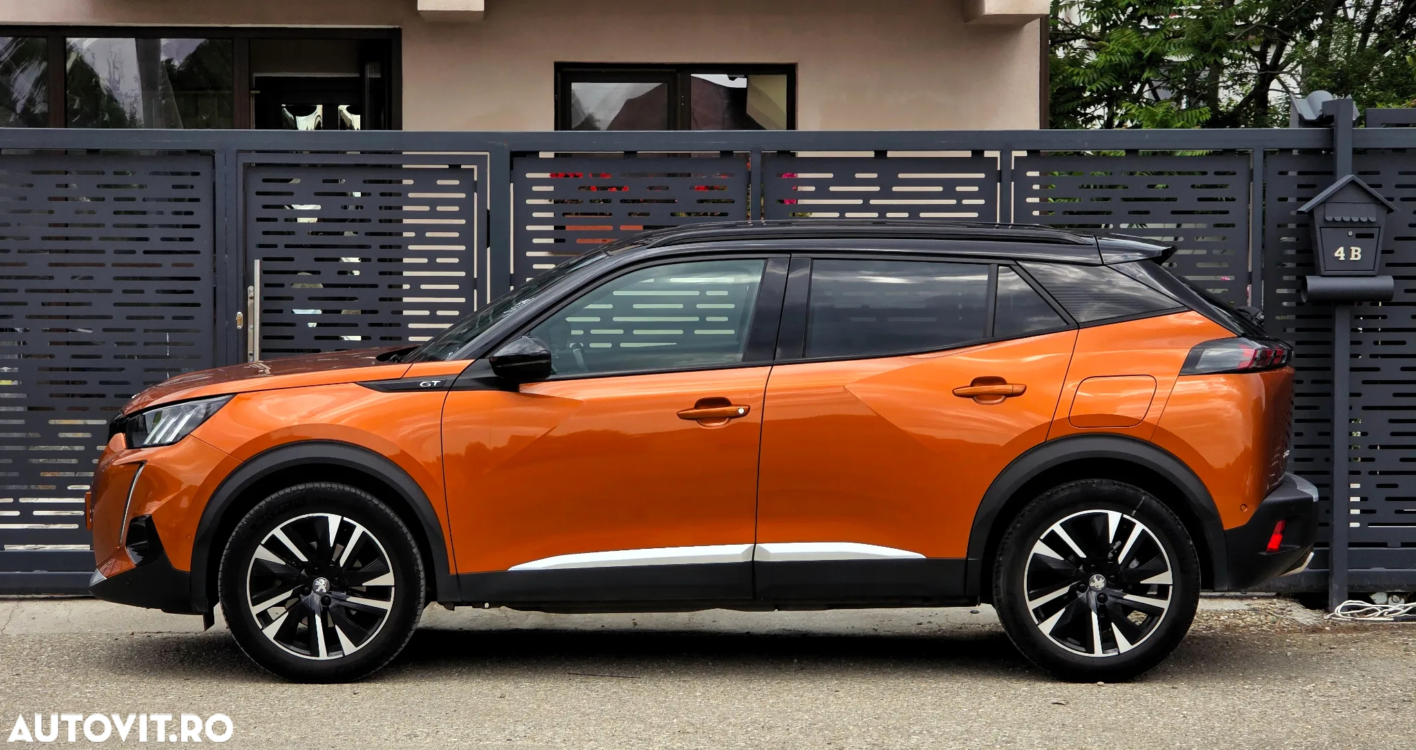 Peugeot 2008 PureTech 155 EAT8 GT Pack - 8