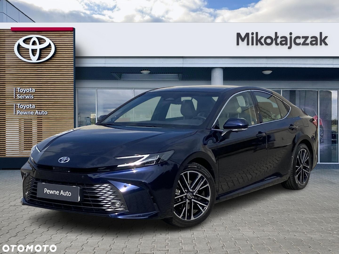 Toyota Camry - 1