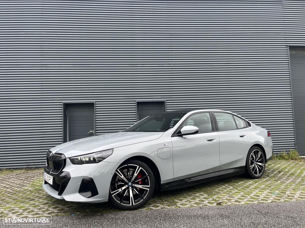 BMW 530 e Pack Desportivo M Pro - 1