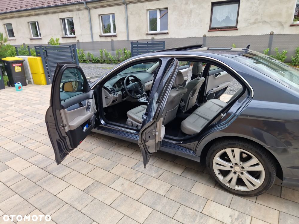 Mercedes-Benz Klasa C 320 CDI 7G-TRONIC Avantgarde DPF - 9
