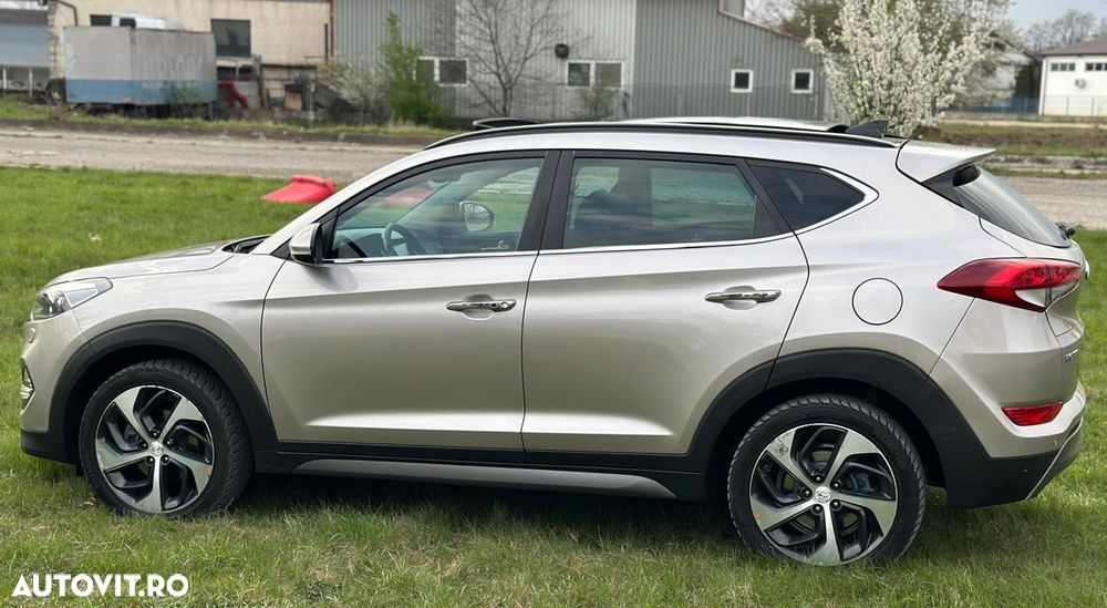 Hyundai Tucson 2.0 CRDI 4WD Automatik Style - 10