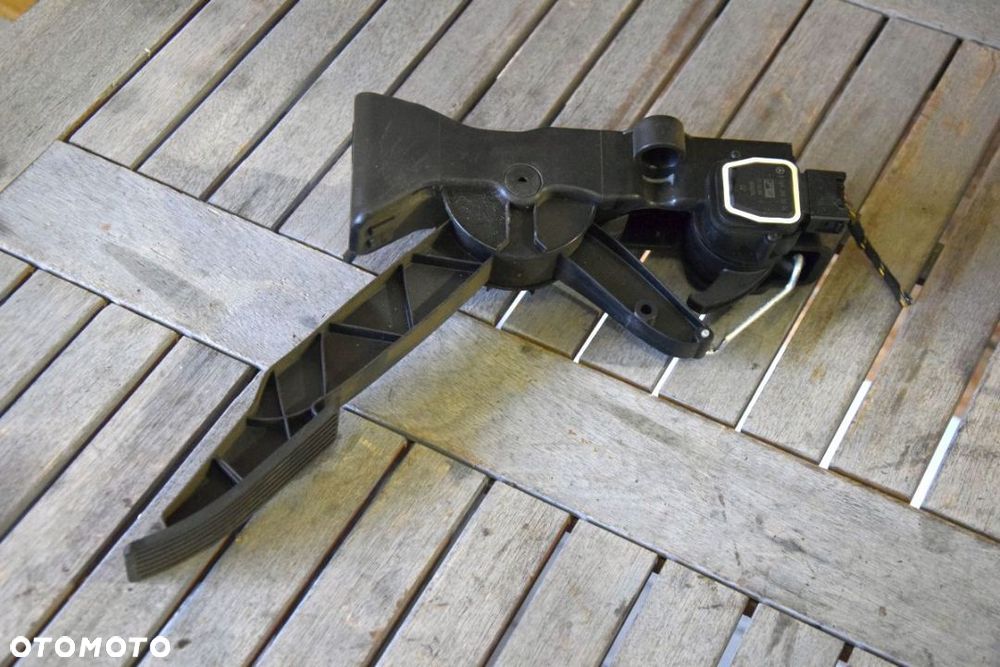 Mercedes A-Klasa W169 Potencjometr pedał gazu A1693000304