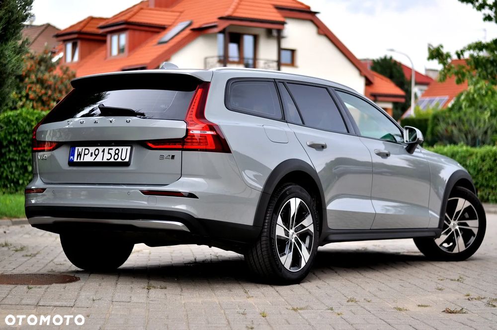 Volvo V60 Cross Country B4 D AWD Geartronic Pro - 9