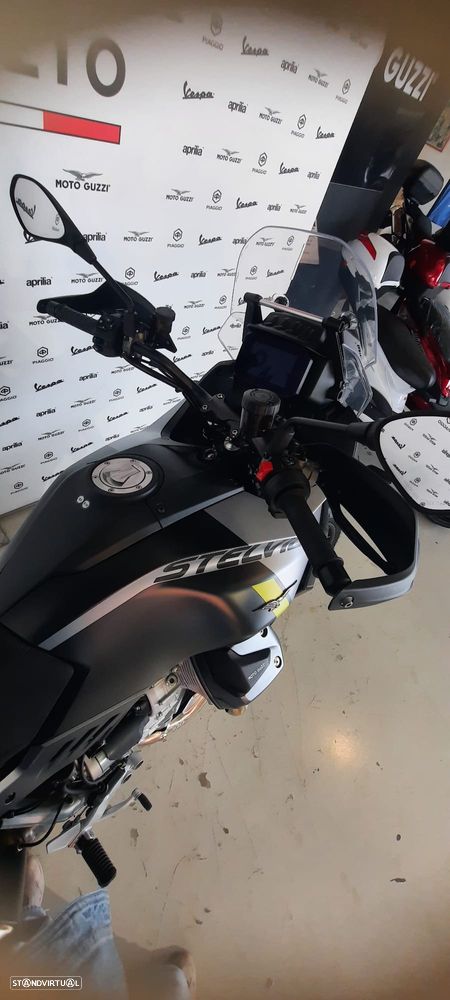 Moto Guzzi Stelvio preto vulcano - 4