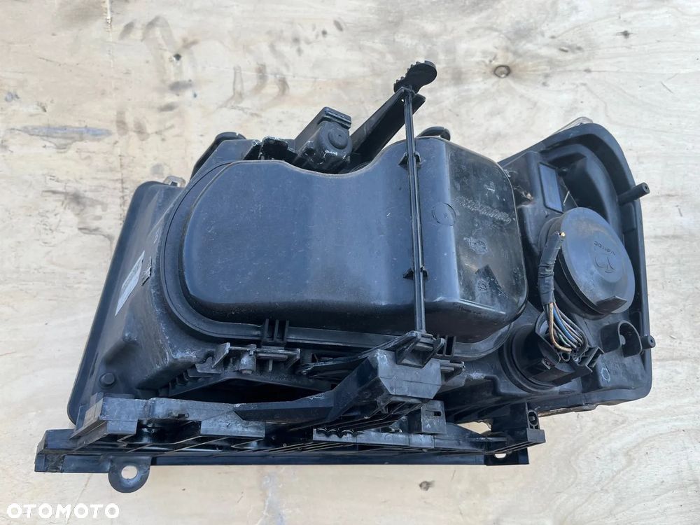 Lampa przednia przód prawa RHD 6H52-13W029 Land Rover Freelander 2 II - 2
