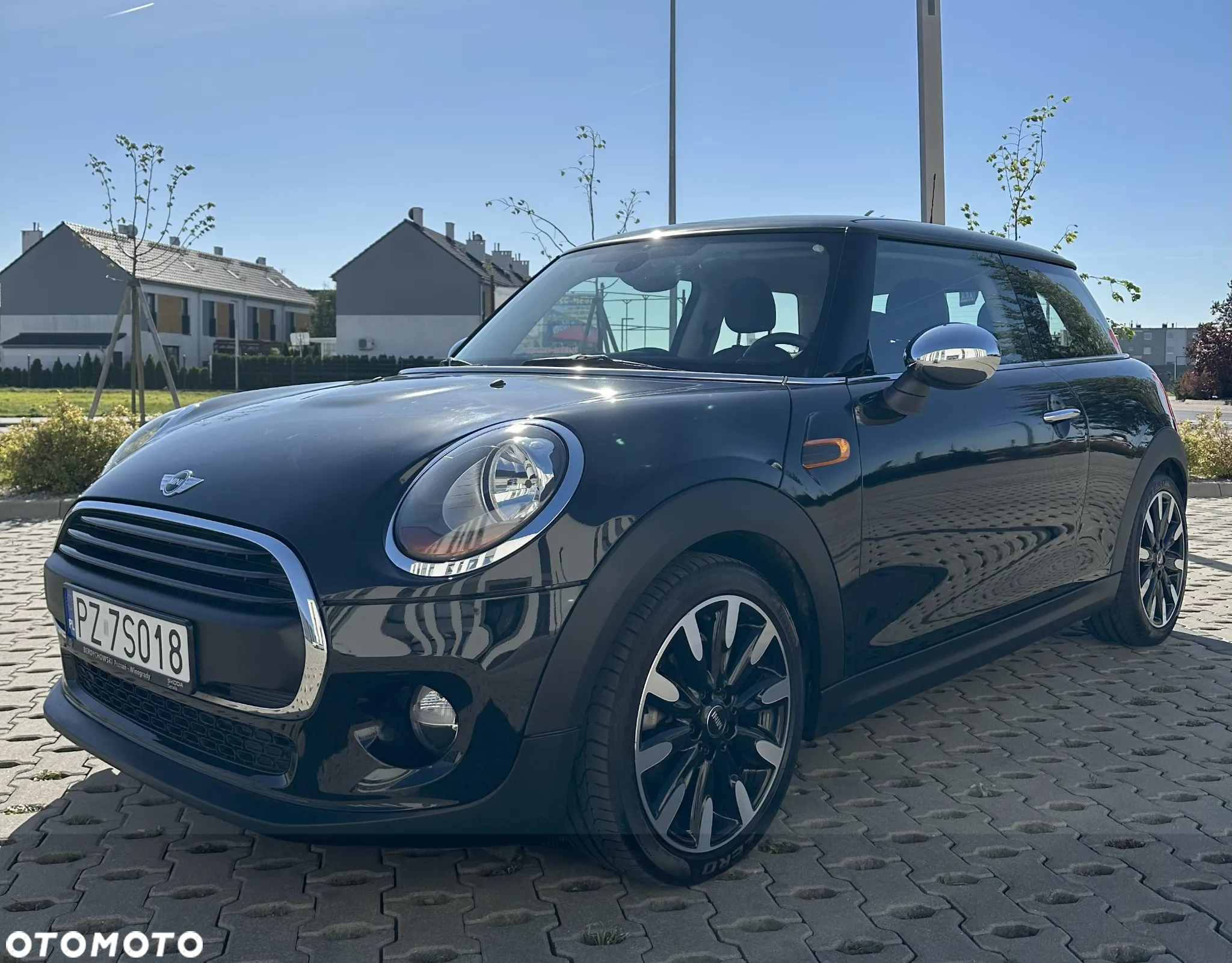 MINI ONE Standard - 12