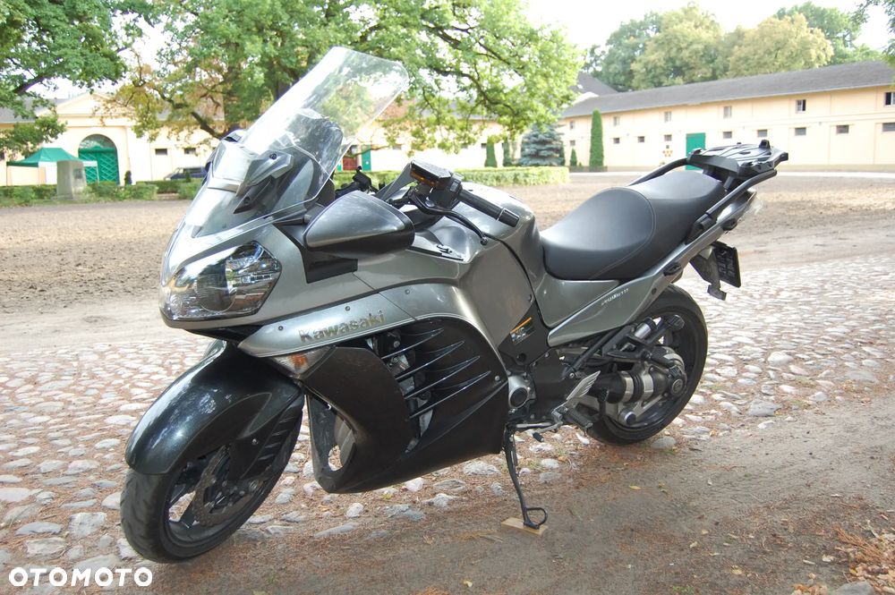 Kawasaki GTR - 12