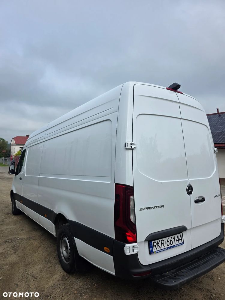 Mercedes-Benz Sprinter - 4