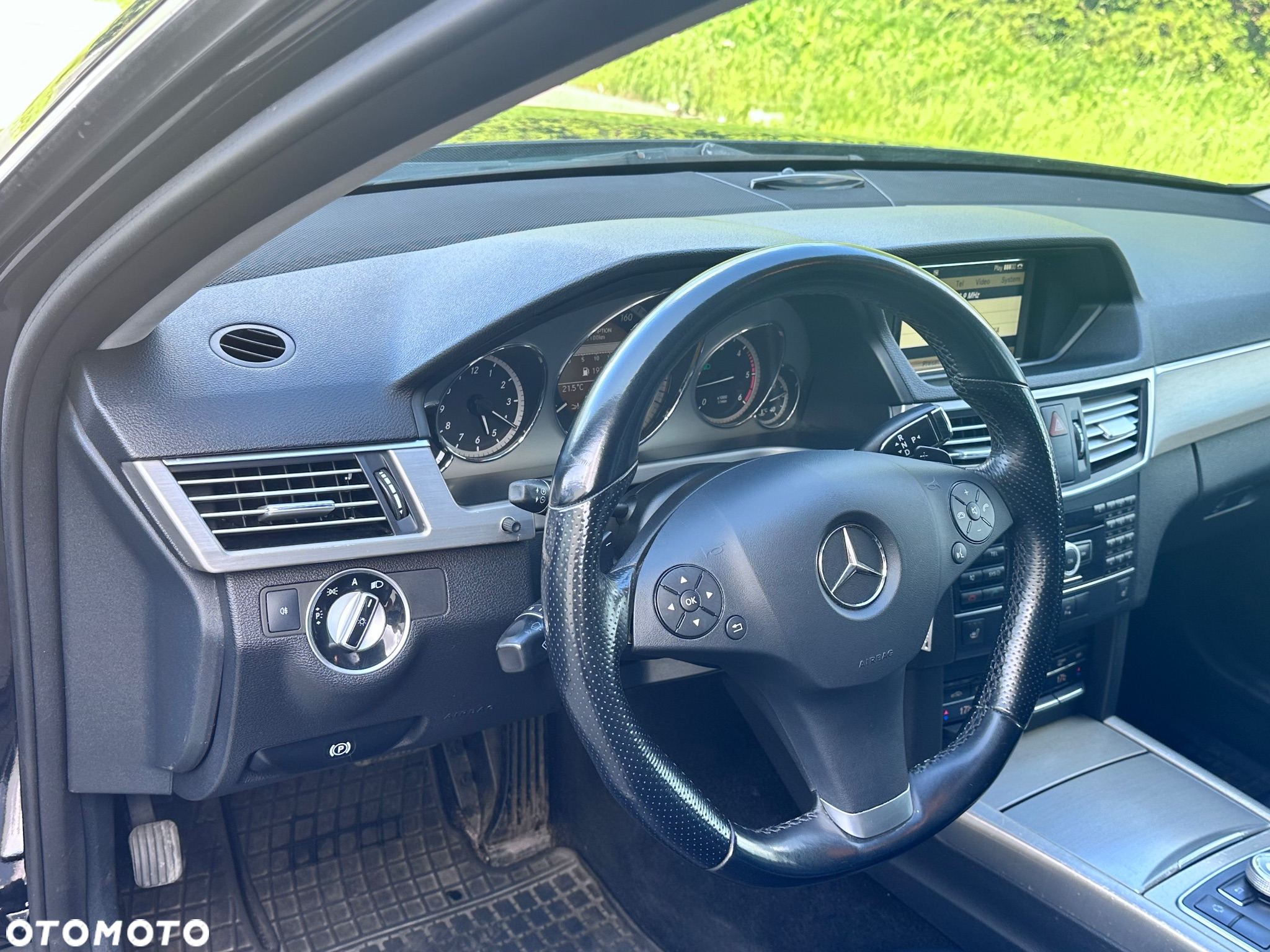 Mercedes-Benz Klasa E 300 CDI BlueEff Avantgarde - 11