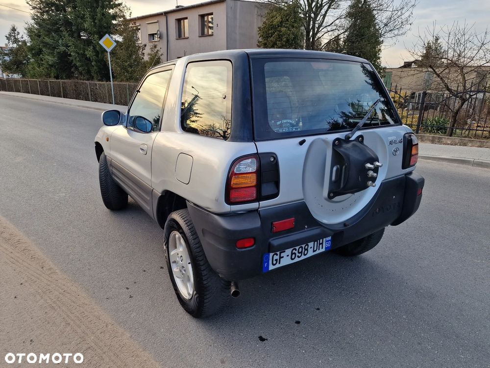 Toyota RAV4 2.0 Special - 10