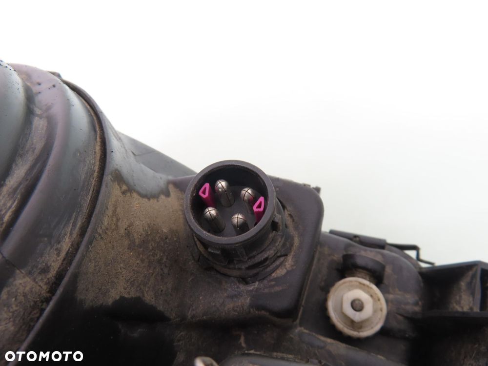 LAMPA PRAWA PRZEDNIA AUDI 80 B4 14118400 - 3