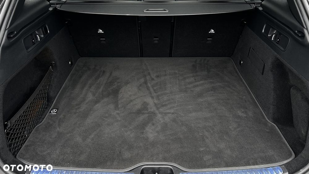 Mercedes-Benz GLC - 32