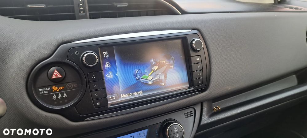 Toyota Yaris - 10