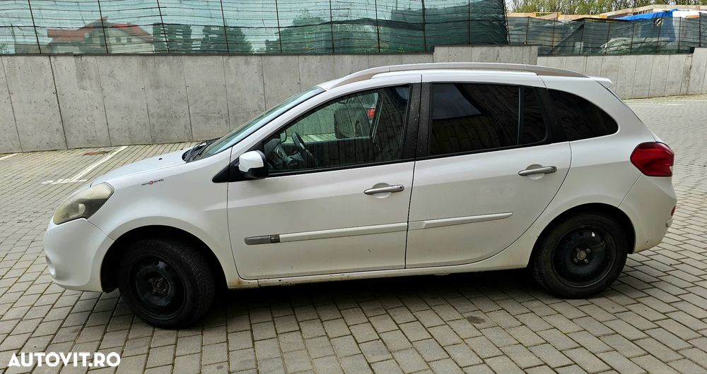 Renault Clio - 11