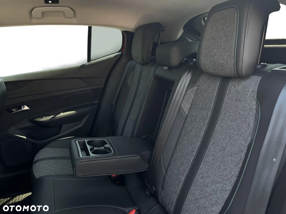 Peugeot 408 1.2 PureTech Allure Pack S&S EAT8 - 32
