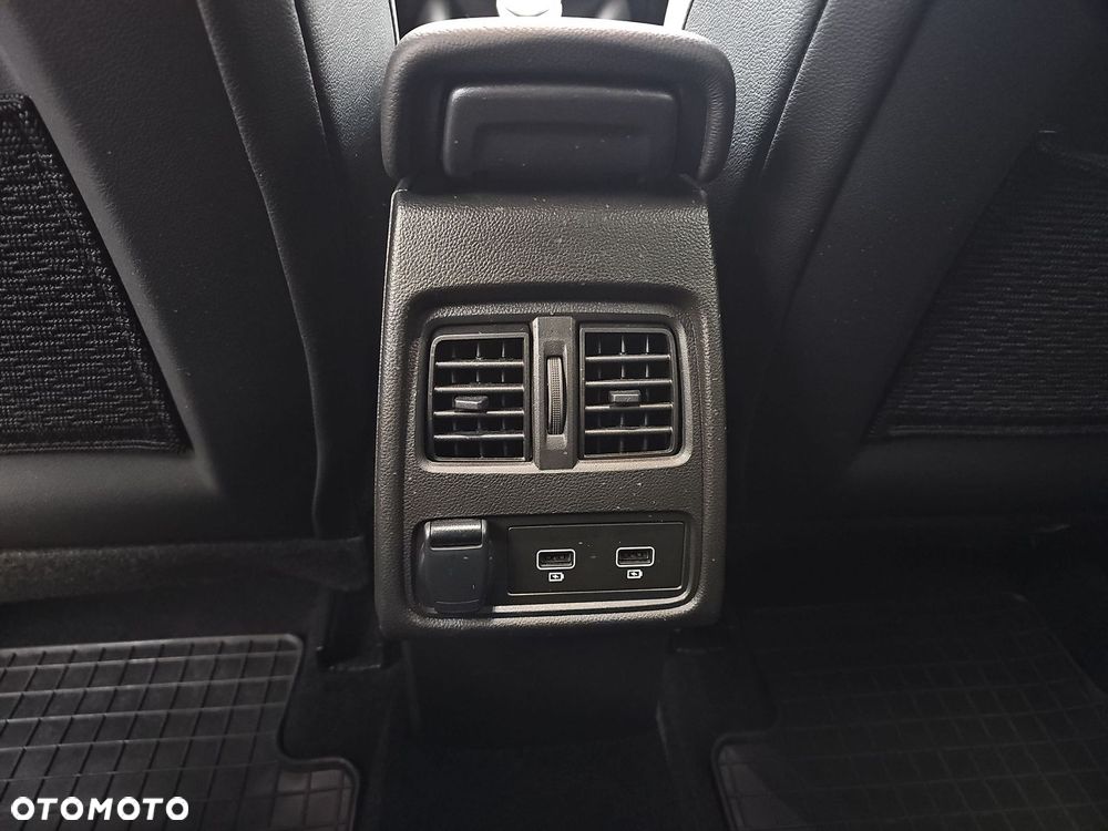 Renault Captur 1.3 TCe mHEV Techno EDC - 29