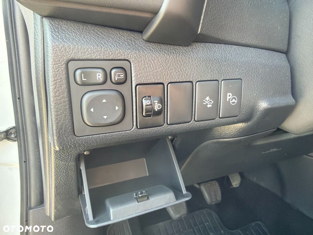 Toyota Auris 1.6 Premium - 25