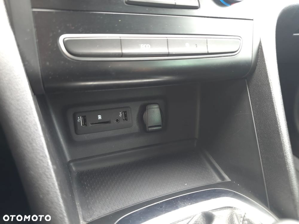 Renault Megane 1.3 TCe FAP Limited - 29