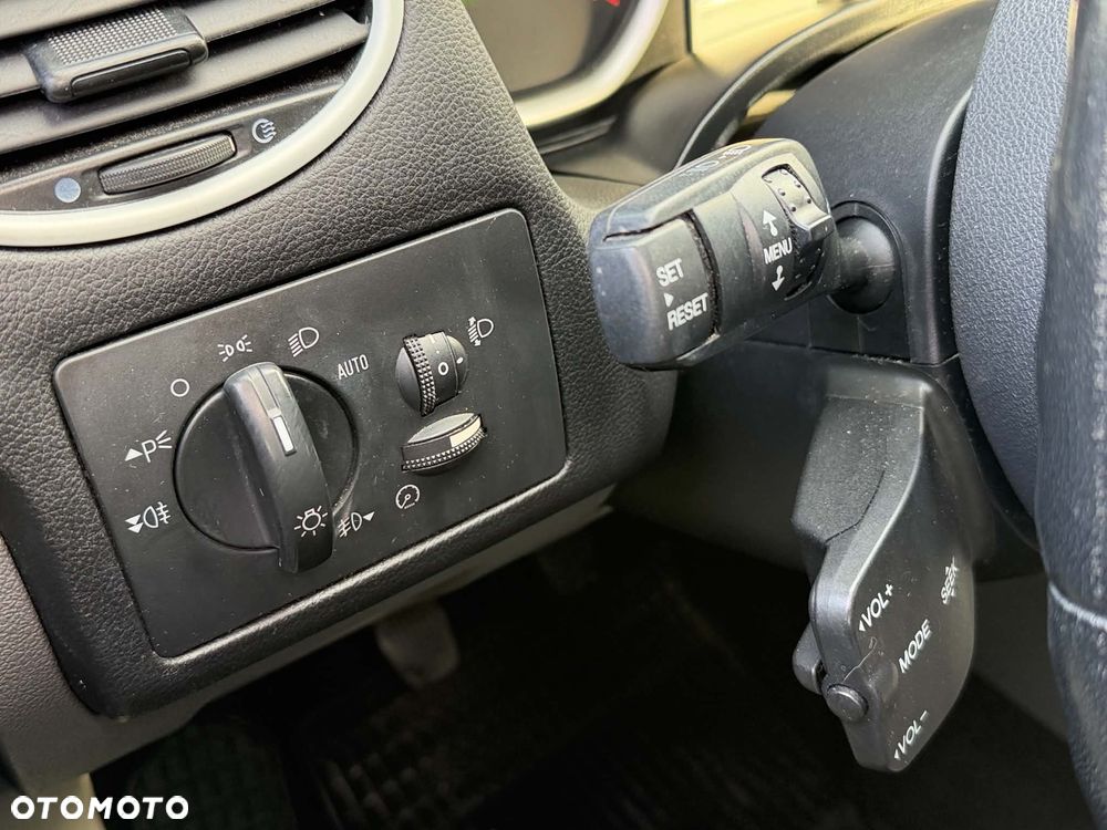Ford Focus 1.6 Ambiente - 16