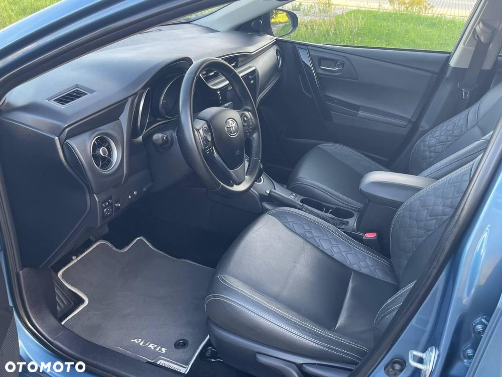 Toyota Auris Hybrid 135 Premium - 28