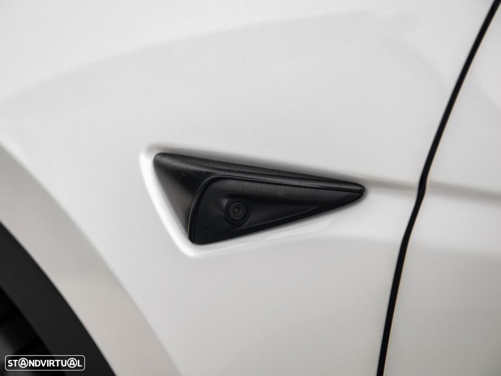 Tesla Model Y Performance Tração Integral - 18