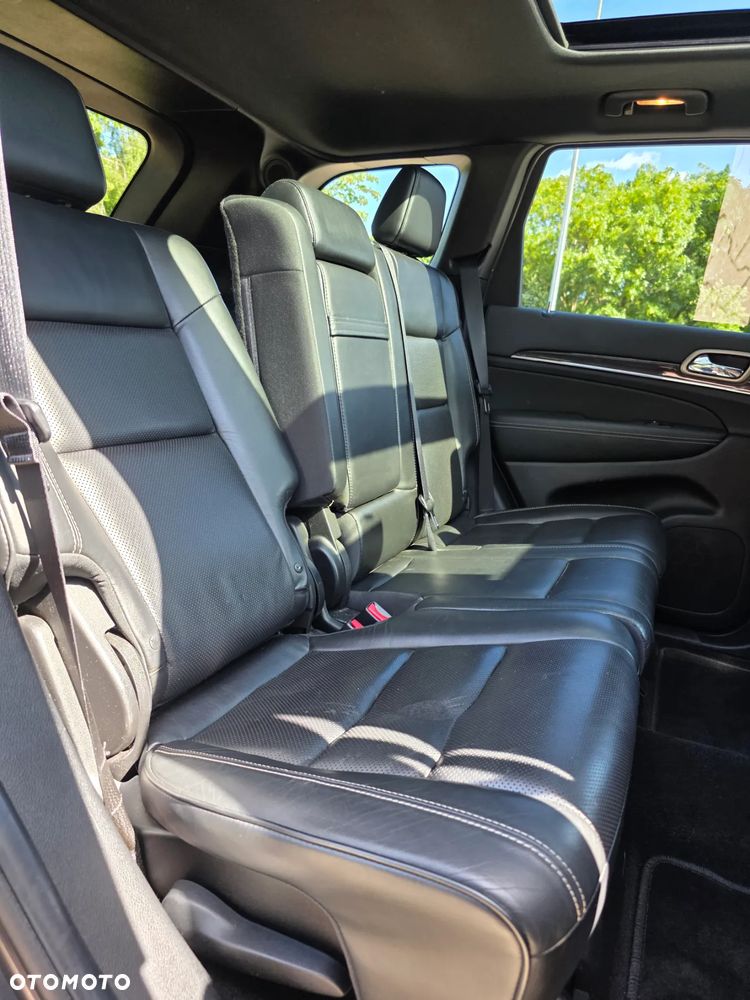 Jeep Grand Cherokee - 12