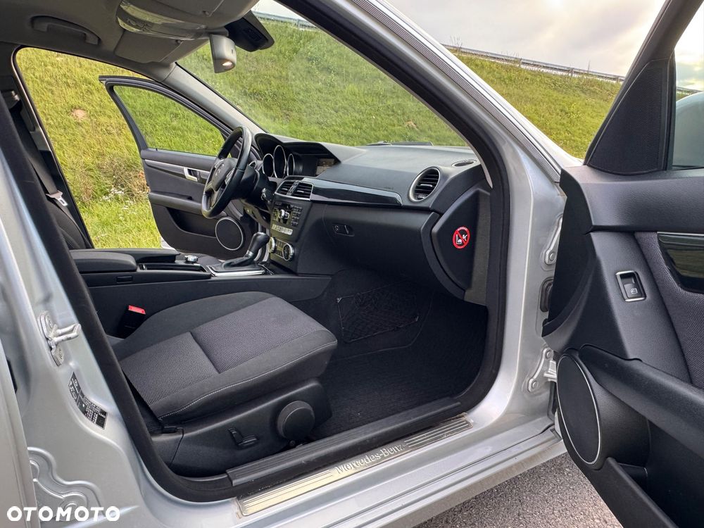 Mercedes-Benz Klasa C 180 7G-TRONIC Avantgarde - 24