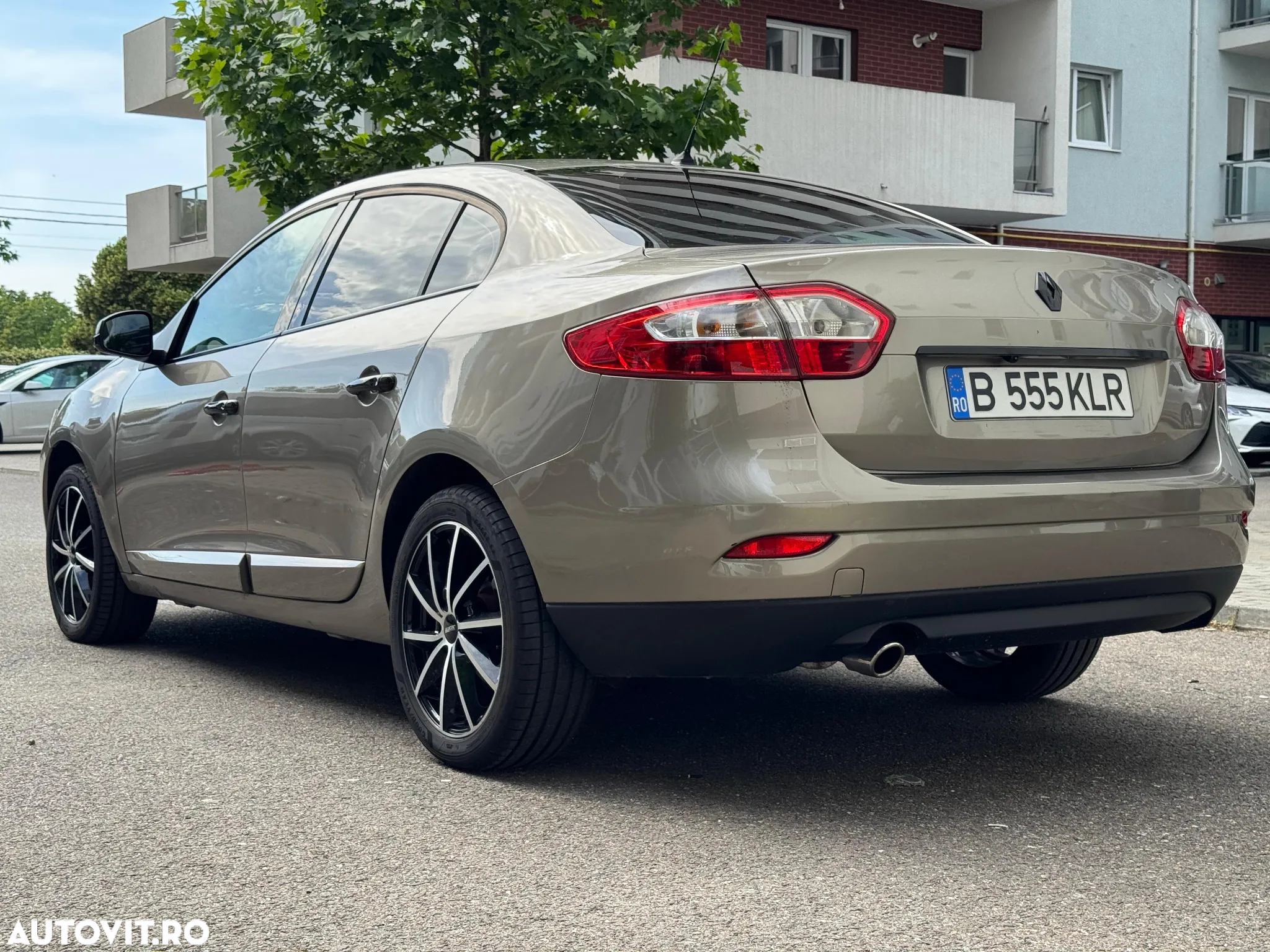 Renault Fluence 1.6 16V Expression - 6