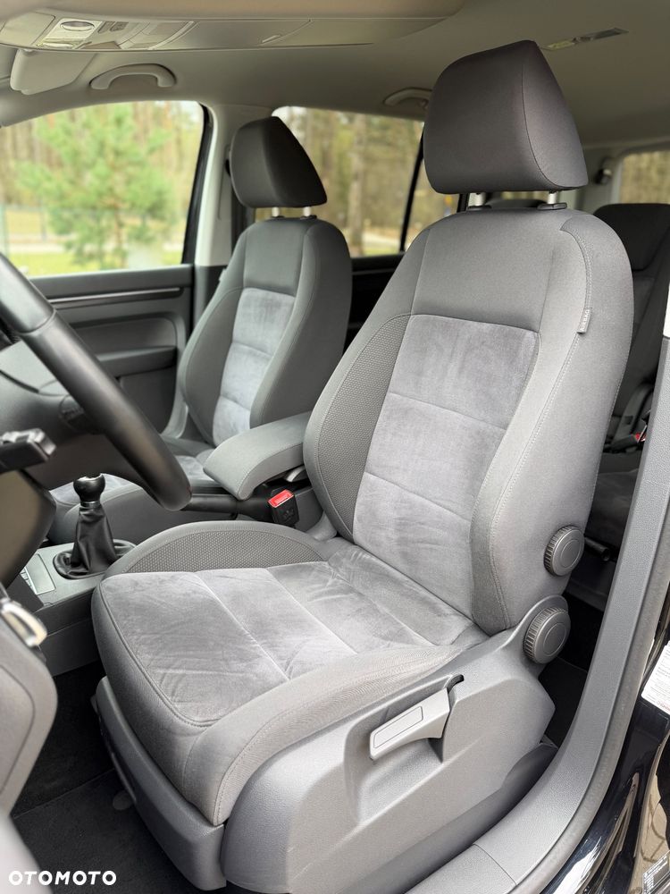 Volkswagen Touran 2.0 TDI Highline - 25